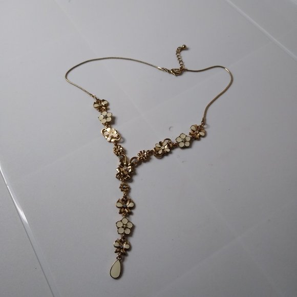 Y Shaped White Flower Metal Necklace 16 Inches - Picture 4 of 15